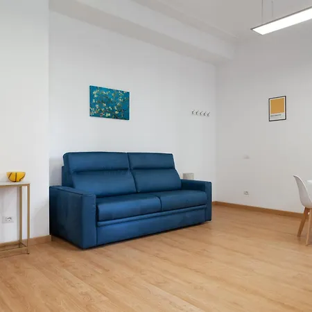 Piramide Apartment *